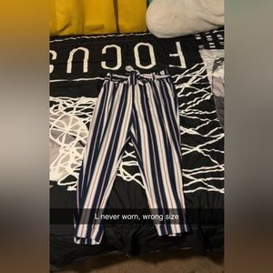 Large Dress pants form kohls, wrong size for me. Small leggings barley worn.